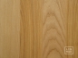 Preview: Treppenstufe Esche Rustikal mit einer Baumkante 40 mm weiß geölt