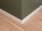 Preview: Sockelleisten Eiche Rustikal 18x70x2000mm, weiß lackiert RAL9010, gespachtelt, mit Radius 5mm