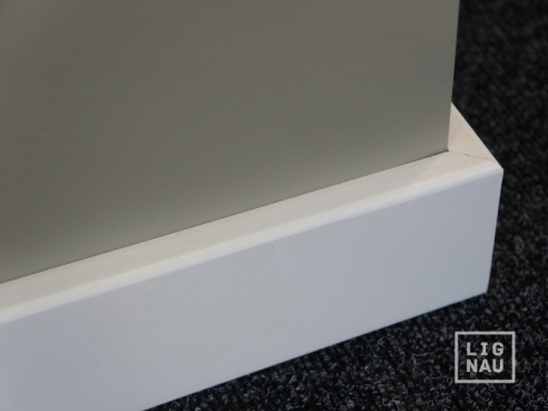 Fußleiste Birke 15x50mm eckiger Form leicht gefast weiß lackiert