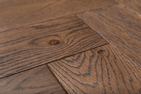 Solid Parquet Chevron Hungarian herringbone 60° Oak Rustic 16/22 mm