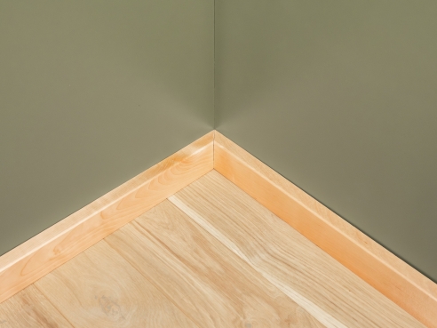 Plint 24x60 mm Berken Select Natur Helder Gelakt 2m met radius 5mm