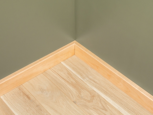 Plint 24x80 mm Berken Select Natur Helder Gelakt 2m met radius 5mm
