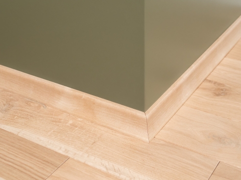 Plint 20x52 mm Berken Select Natur Hardwasolie natuurwit 1,5-2,5m Gebogen