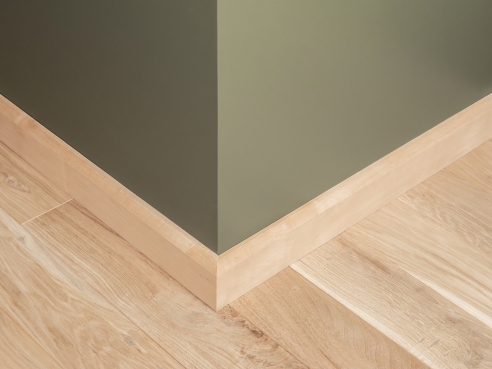 Plinthes Bouleau A/B 24x80 mm huile cire dure blanc naturel 2m avec rayon 20mm