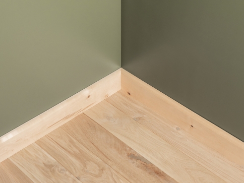 Plinthes Bouleau Rustique 24x100 mm non traitée 2m avec rayon 20mm NON rebouchés