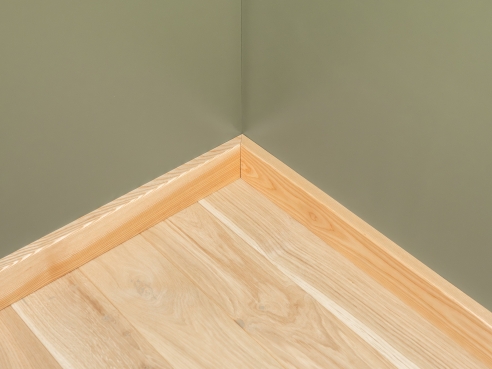 Solid Skirting Board Ash A/B 24x80 mm 2m with radius 5mm Matte lacquered