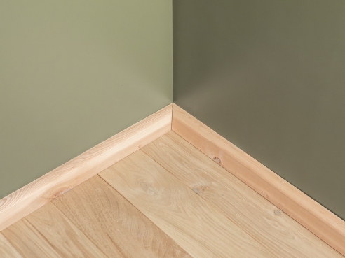 Solid Skirting Board Ash Rustic 24x60 mm Hard Wax Oil Natural White 2m with radius 20mm brown filled