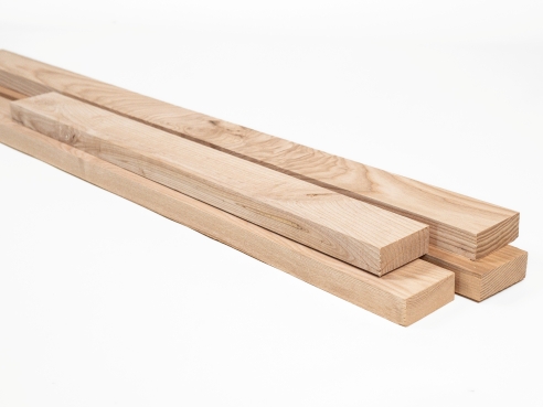 Houten lamel Essen Rustiek 24x60mm 40-200cm Plint Lijstwerk Onderconstructie