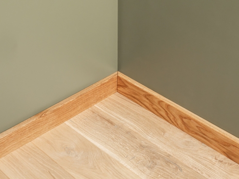 Solid Skirting Board Oak A/B 18x70 matte lacquered 0,8-1,8m with radius 5mm