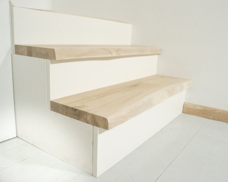 Stair tread Oak Hardwood with untrimmed front edge, 40 mm, Rustic grade, raw, unfinished