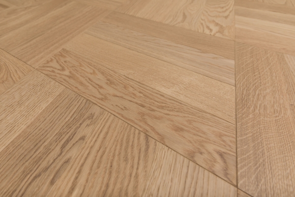 Solid Parquet Chevron Hungarian herringbone 60° Oak Rustic 16/22 mm