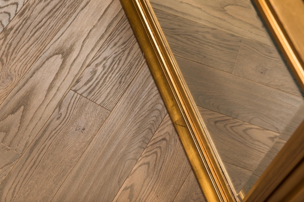 Solid Parquet Chevron Hungarian herringbone 60° Oak Wood Grain 16/22 mm