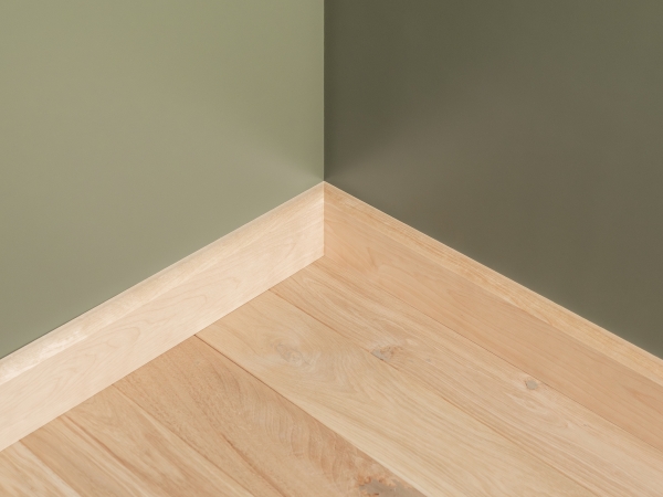 Plinthes Bouleau A/B 24x100 mm huile cire dure blanc naturel 2m avec rayon 20mm