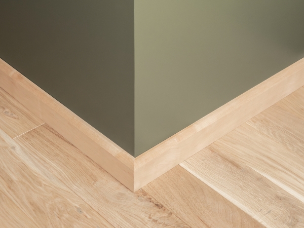 Plinthes Bouleau A/B 24x80 mm huile cire dure blanc naturel 2m avec rayon 20mm