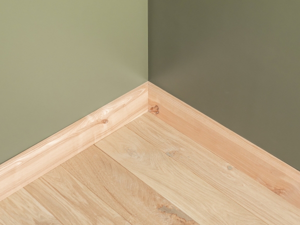 Solid Skirting Board Ash Rustic 24x100 mm Hard Wax Oil Natural White 2m with radius 20mm brown filled