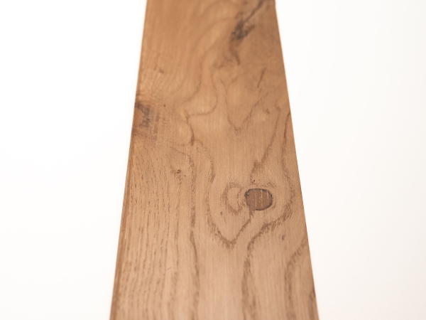 Sockelleisten Eiche Rustikal 18x70, bronze geölt, braun gespachtelt, 2000mm, mit Radius 5mm