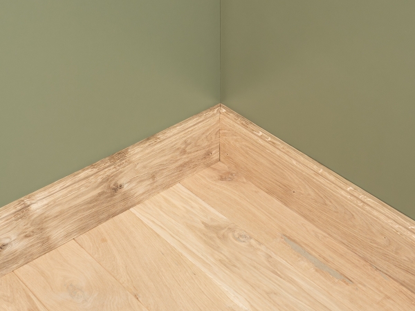 Solid Skirting Board Oak Rustic 20x130 hardwax oil natural white 1,5-2,5m Hamburg profile, knots NOT filled