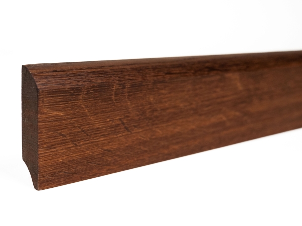 Plinthes Chêne Fumé Select Nature 18x70, traité à l'huile, noir rebouchés 0,8-1,8m (R=20mm)