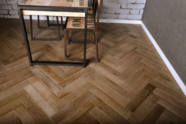 Engineered Parquet flooring Herringbone Oak 14x100x500-700 mm Multi-layer planks