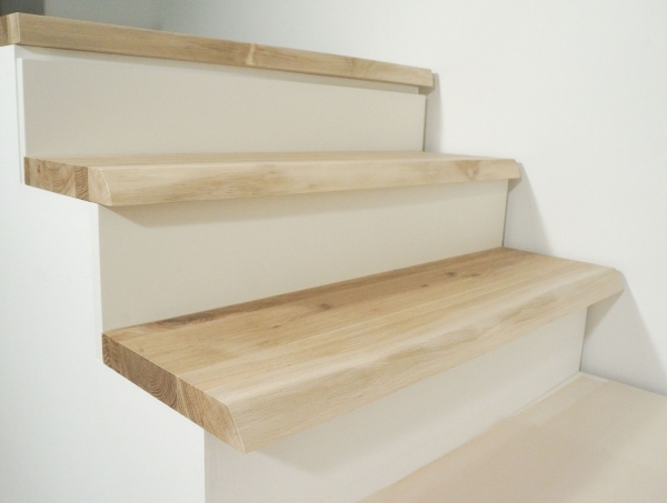Renovation stage, setting step, stair step with tree edge wild oak 40 mm hard wax oil natural white